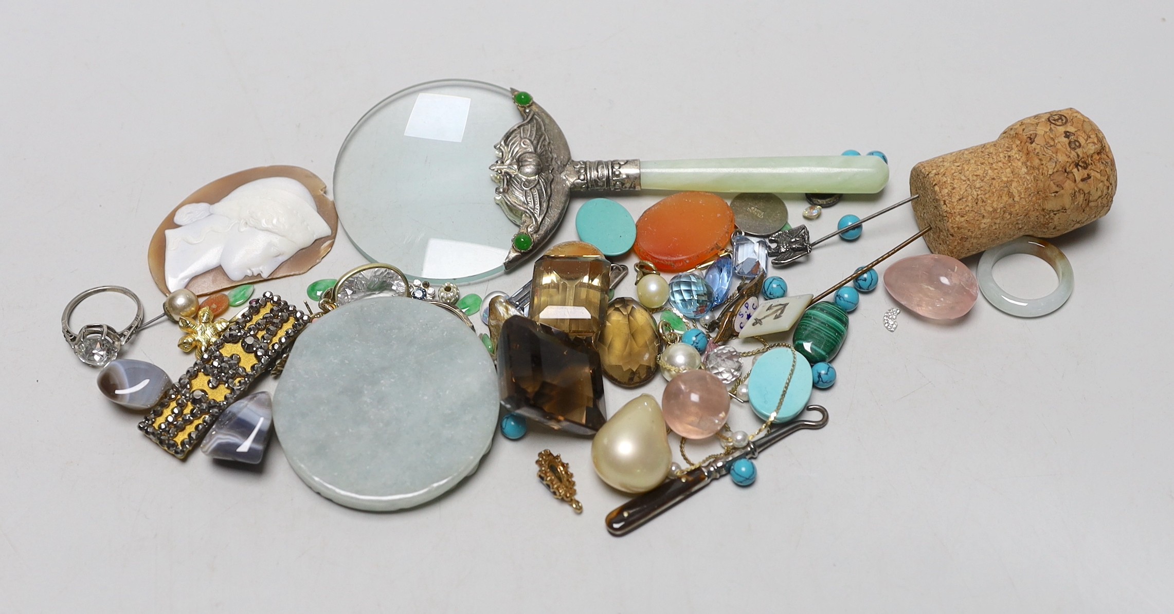 Mixed jewellery etc. including costume, loose stones, agate pebbles, etc.
